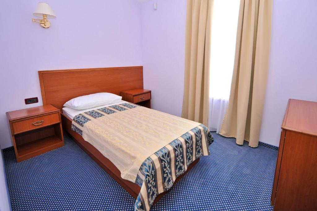 Kastel 4*